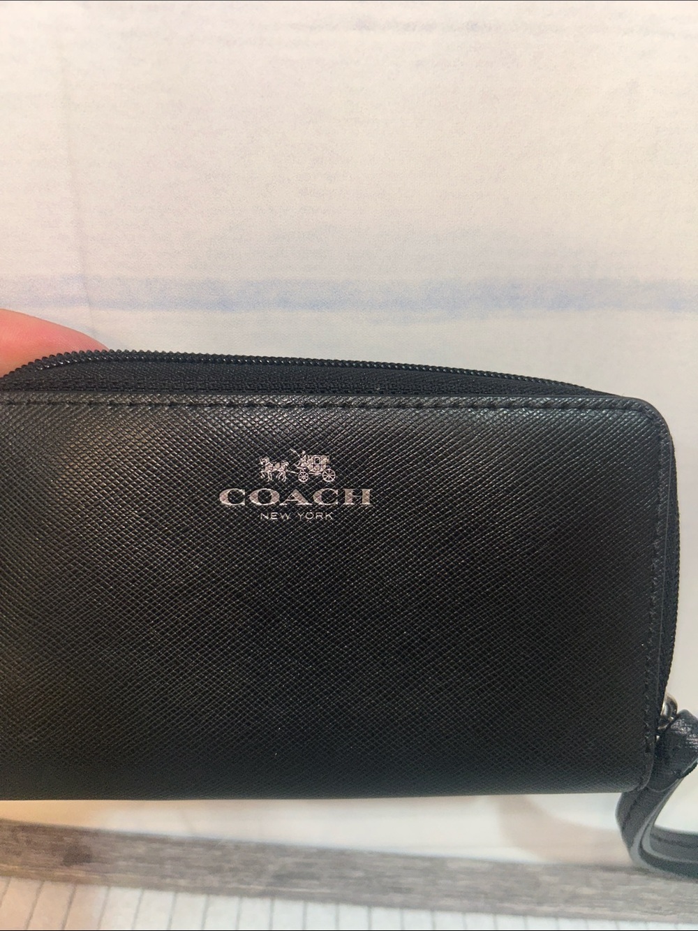 Coach Darcy leather east/west universal wristlet silver/ black F68079 - Picture 6 of 6